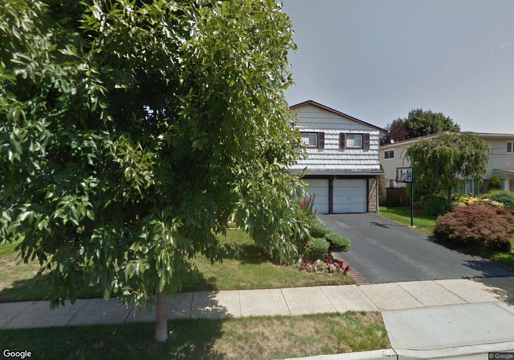 2905 Joyce Ln, Merrick, NY 11566 - photo 1