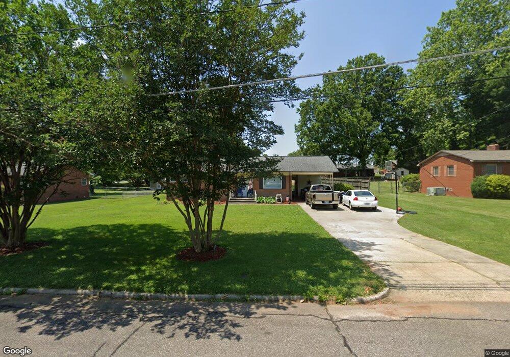 517 Holland Dr, Statesville, NC 28677 - photo 1