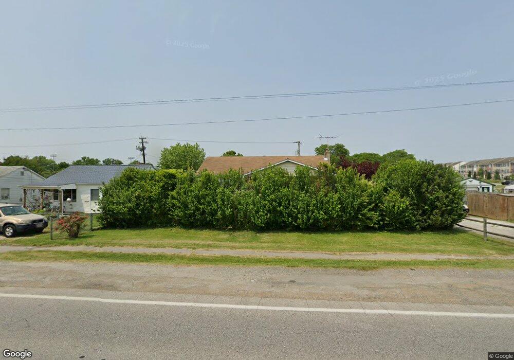 566 Compass Rd E, Middle River, MD 21220 - photo 1