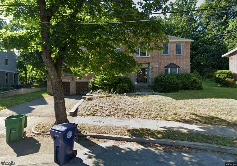 39 Village Cir, Newton Center, MA 02459 - photo 1