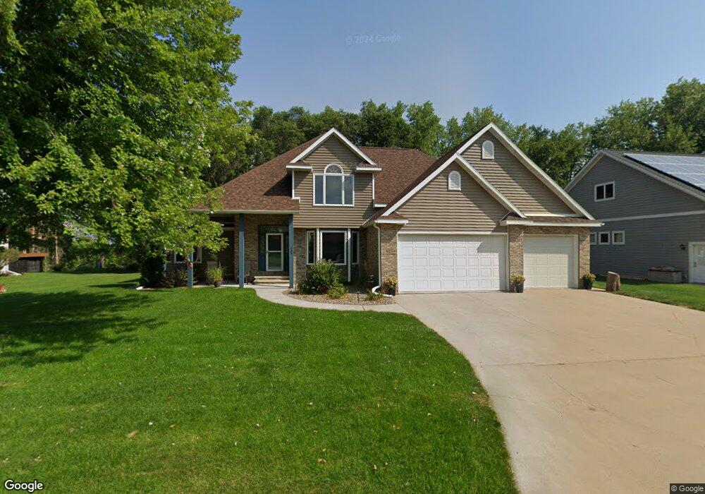 139 Waterford Cir, Winona, MN 55987 - photo 1