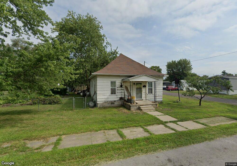 131 Collins Ave, Moberly, MO 65270 - photo 1