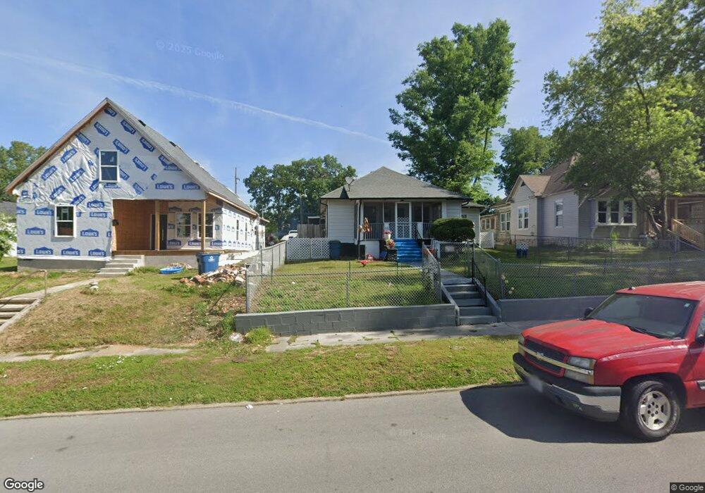 1115 Oak St, Carthage, MO 64836 - photo 1