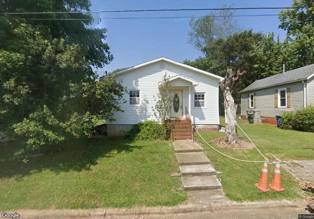 316 N 3rd Ave, Mayodan, NC 27027 - photo 1