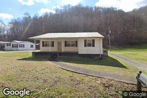 586 Dry Creek Rd, Topmost, KY 41862