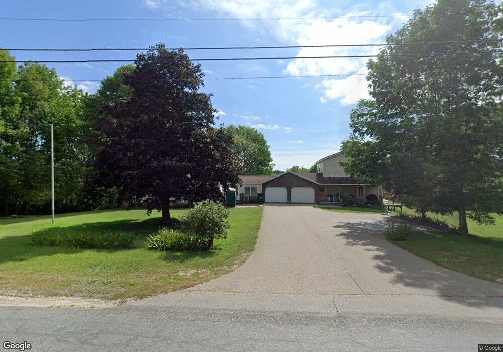 689 Hodsdon Rd, Pownal, ME 04069 - photo 1