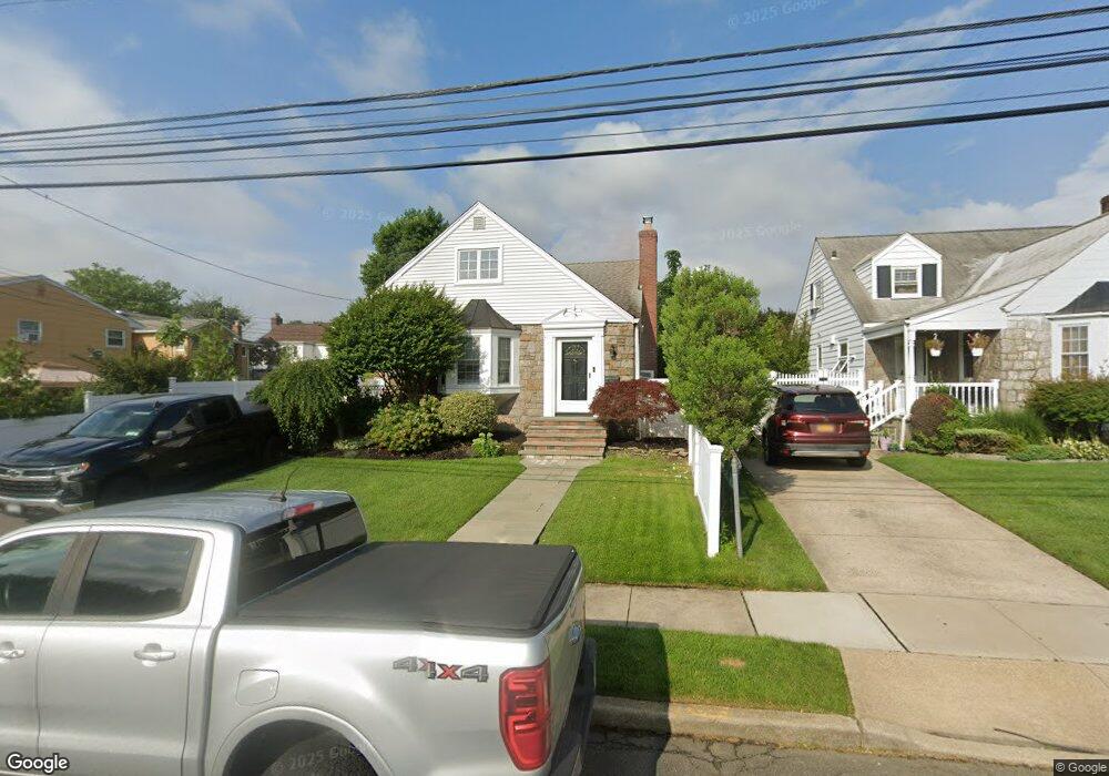 2818 Laurel Ave, Baldwin, NY 11510 - photo 1