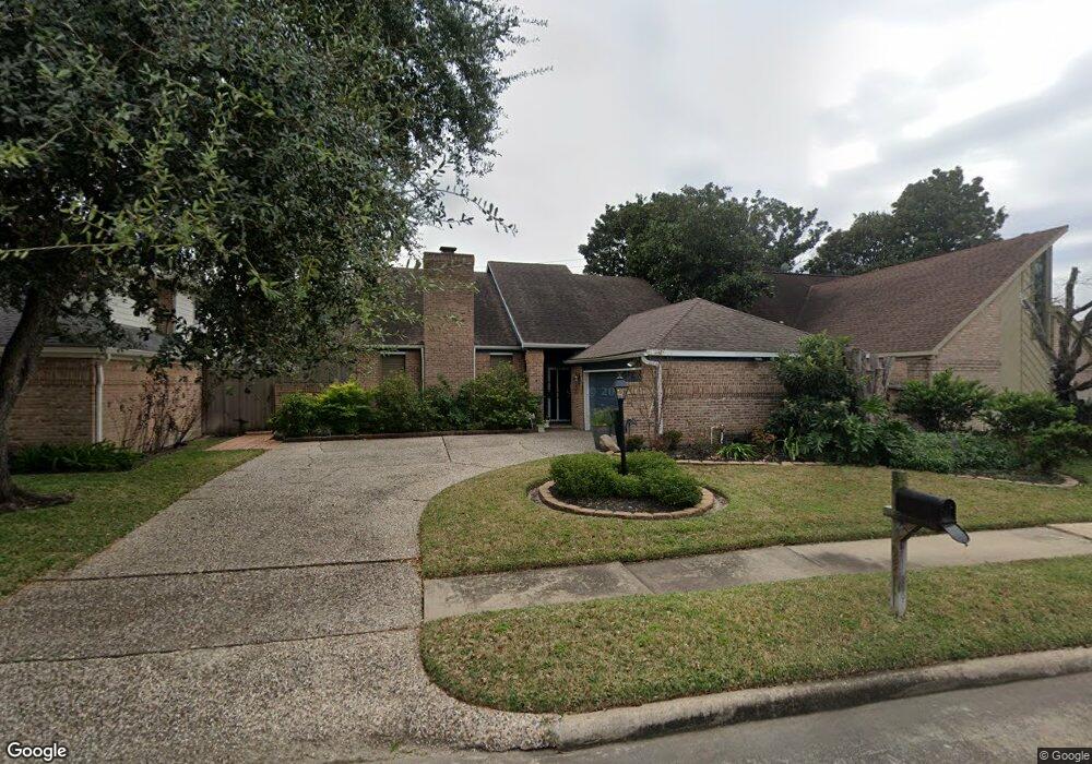 10311 Piping Rock Ln, Houston, TX 77042 - photo 1