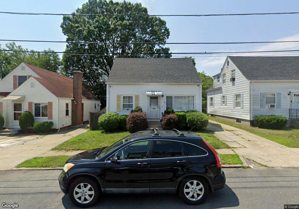 39 Pershing St, Cranston, RI 02910 - photo 1