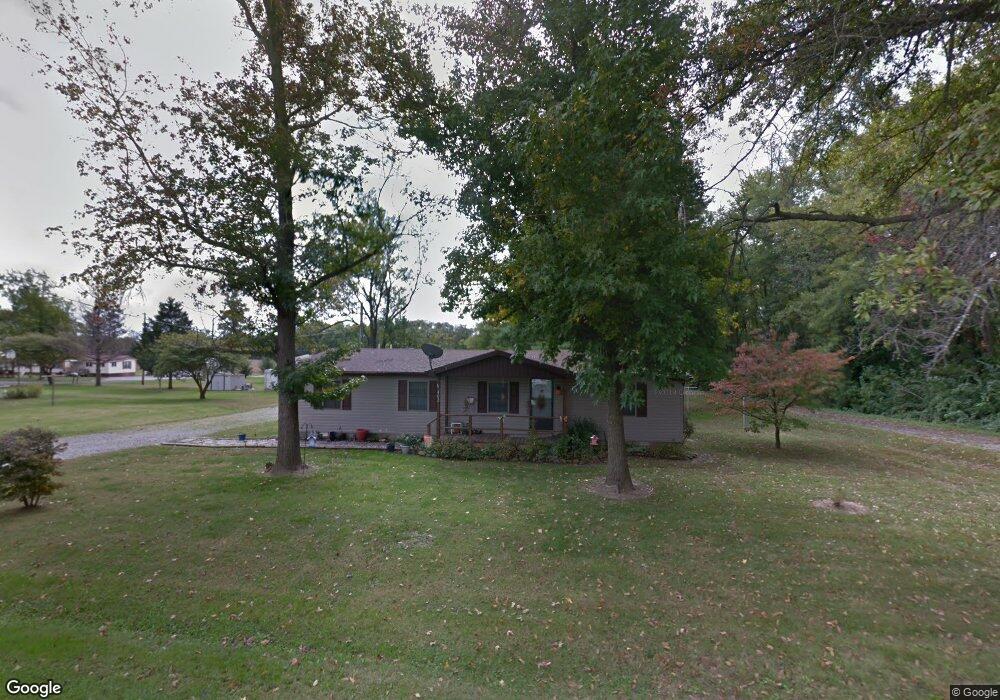 402 Walnut St, Waltonville, IL 62894 - photo 1