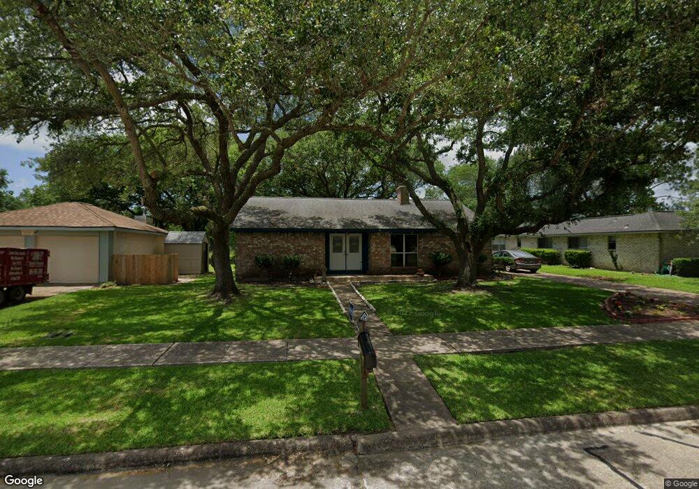 410 W Castle Harbour Dr, Friendswood, TX 77546 - photo 1