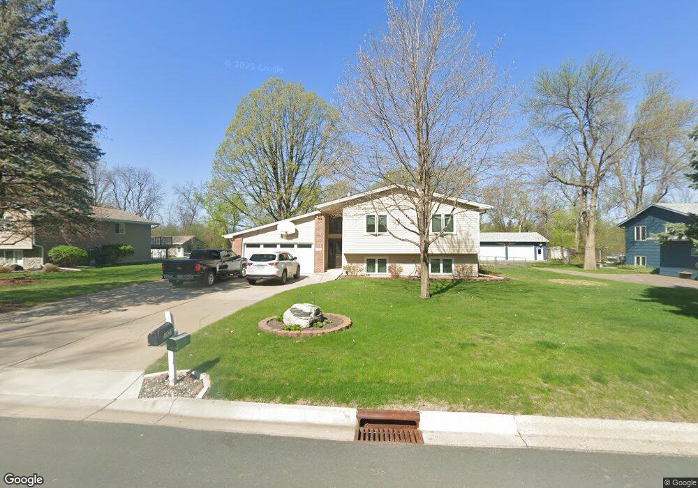 1525 Three Oaks Ave, Maple Plain, MN 55359 - photo 1