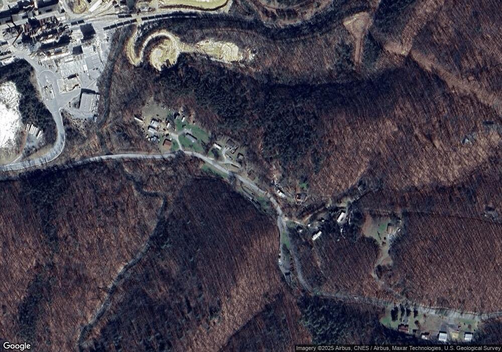 40 Alicia Ln, Berkeley Springs, WV 25411 - photo 1