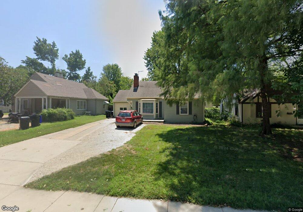 2415 SW 10th Ave, Topeka, KS 66604 - photo 1