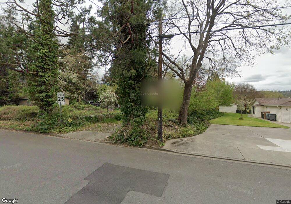 951 SE N St, Grants Pass, OR 97526 - photo 1