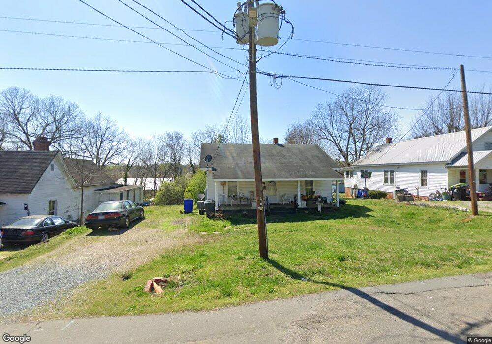 611 N 3rd Ave, Siler City, NC 27344 - photo 1