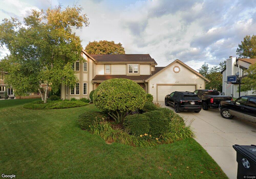 W161N7747 Hunters Ridge Cir, Menomonee Falls, WI 53051 - photo 1