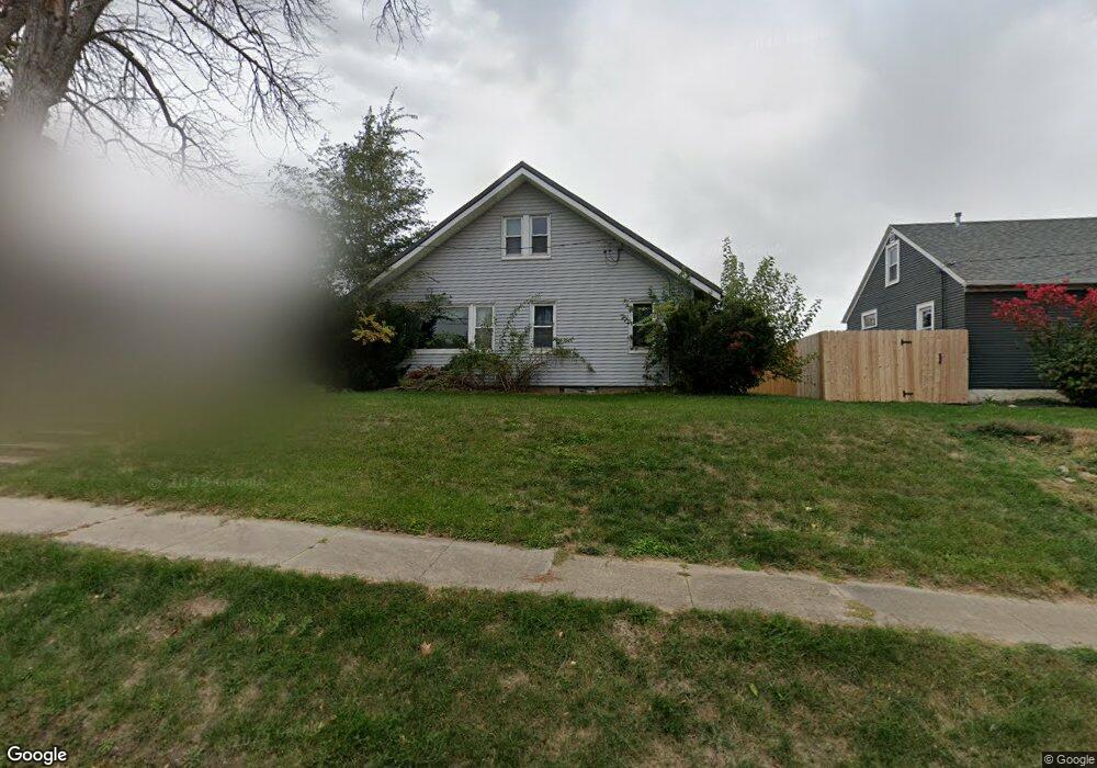 706 W 3rd St S, Newton, IA 50208 - photo 1