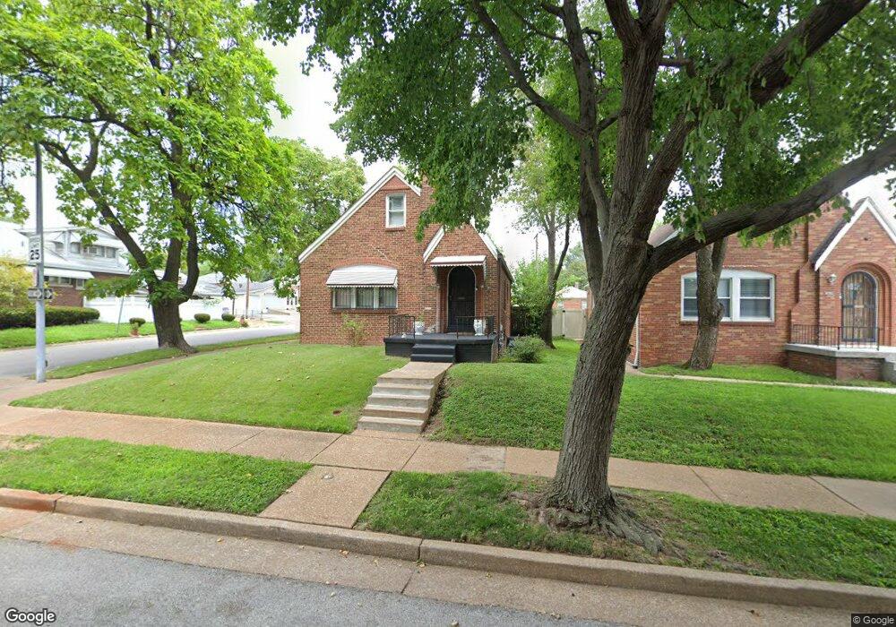 4555 Bessie Ave, Saint Louis, MO 63115 - photo 1