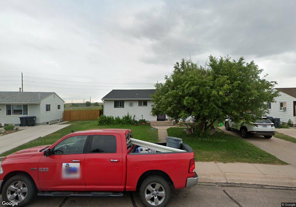 811 Cahill Dr, Cheyenne, WY 82001 - photo 1