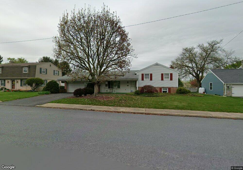 343 E Cedar St, New Holland, PA 17557 - photo 1