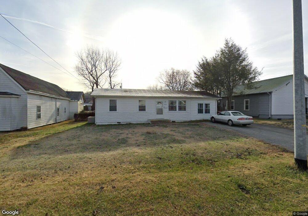 1814 E Fairview Ave, Johnson City, TN 37601 - photo 1