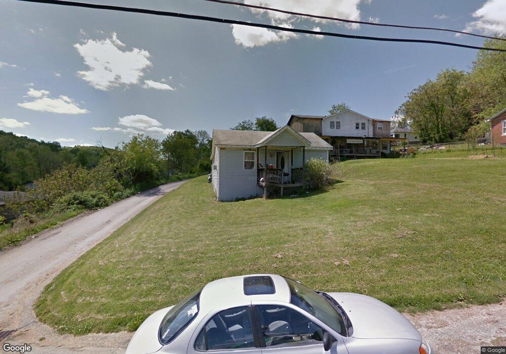 3 Oak St unit L2, Eighty Four, PA 15330 - photo 1