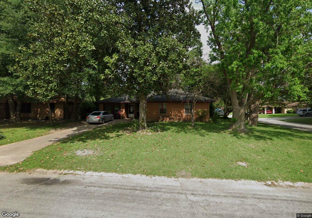 10118 Hollyglen Dr, Houston, TX 77016 - photo 1