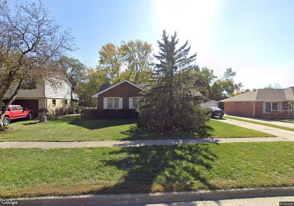 1427 N 8th Ave E, Newton, IA 50208 - photo 1