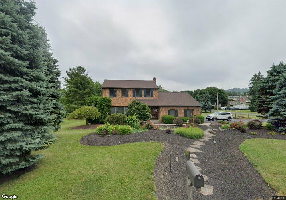 4450 Windfield Cir, Emmaus, PA 18049 - photo 1