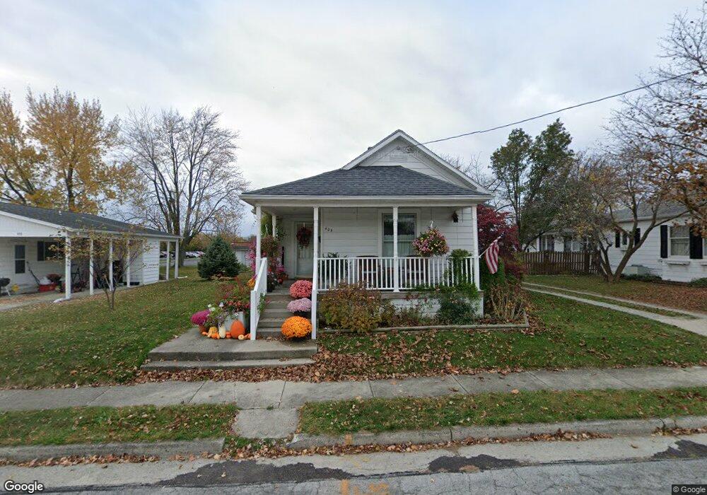 405 Jackson St, Wapakoneta, OH 45895 - photo 1