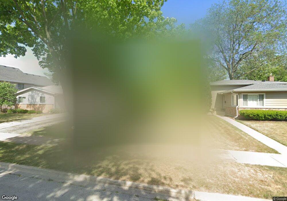 809 S Berkley Ave, Elmhurst, IL 60126 - photo 1