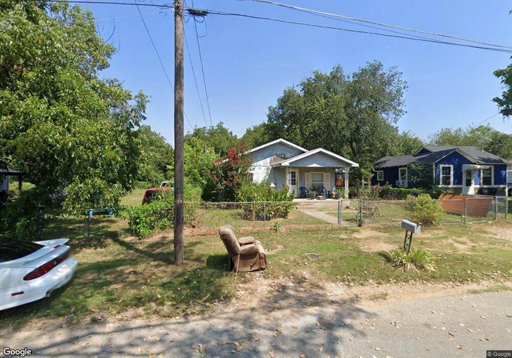 915 W Ford St, Denison, TX 75020 - photo 1