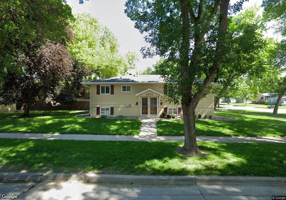 1601 15th Ave S, Fargo, ND 58103 - photo 1