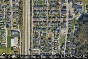 27 10th St, McMechen, WV 26040