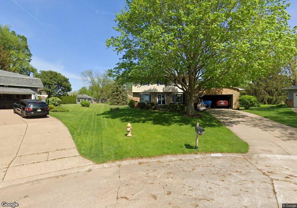 2320 Windsor Ct, Davenport, IA 52807 - photo 1