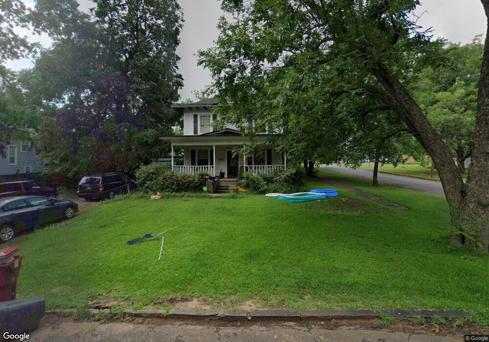 402 E Laurel St, Hugo, OK 74743 - photo 1