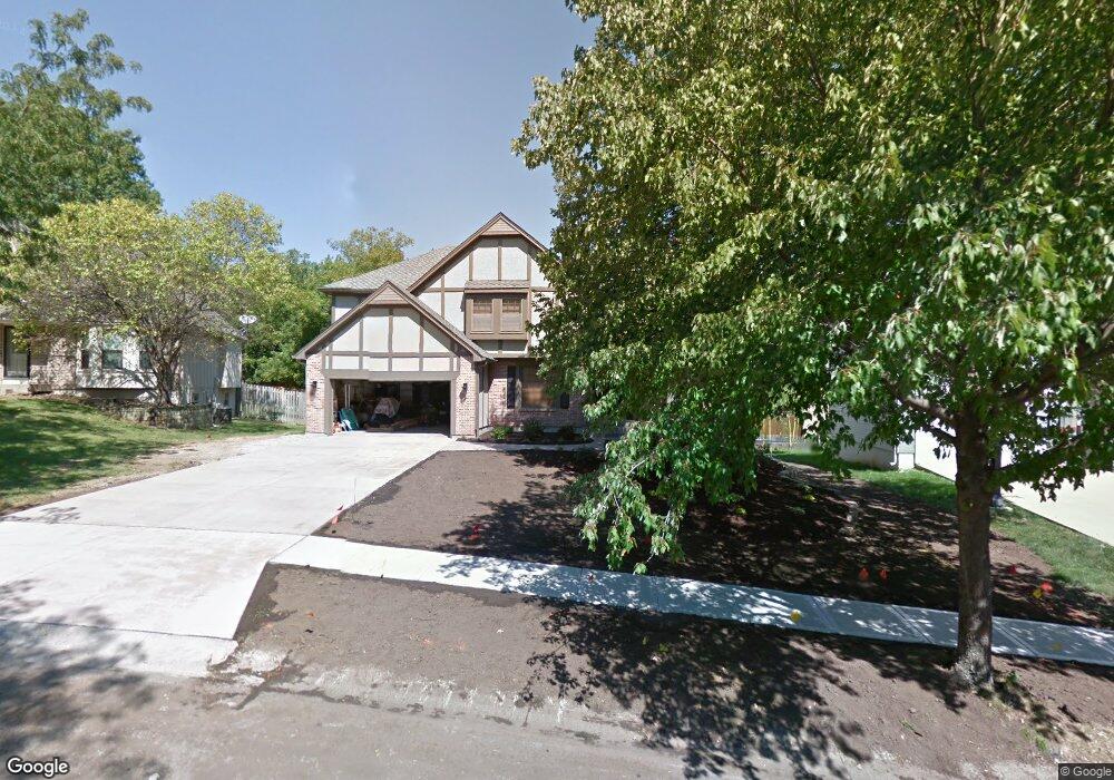 8334 Oakview Cir, Lenexa, KS 66215 - photo 1