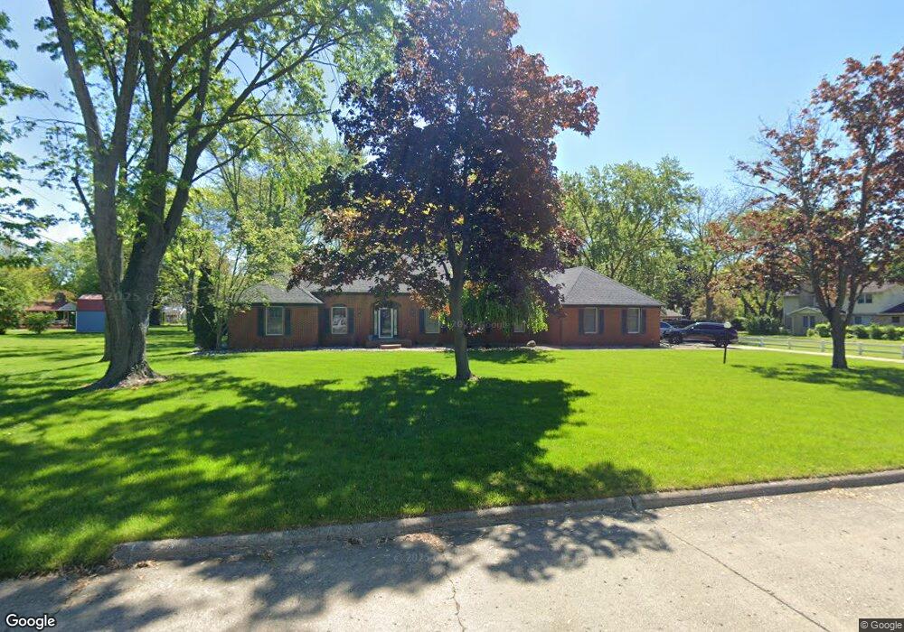 1124 Briarcliffe Dr, Flint, MI 48532 - photo 1