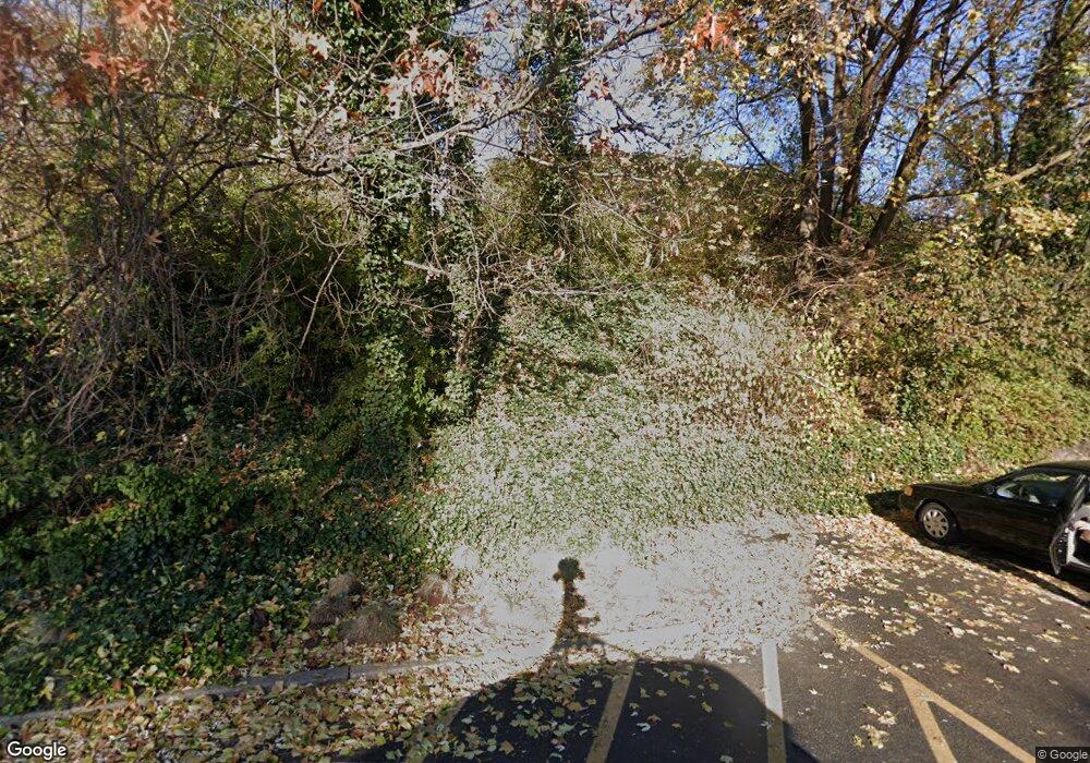 340 Village Ct, Fort Lee, NJ 07024 - photo 1