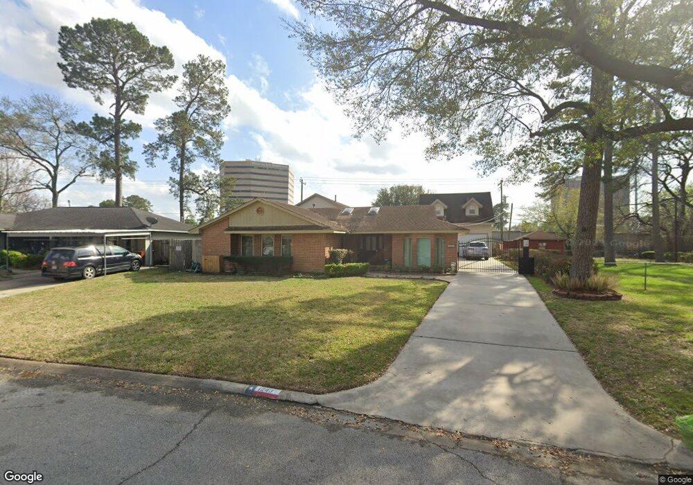 1243 W 30th St, Houston, TX 77018 - photo 1