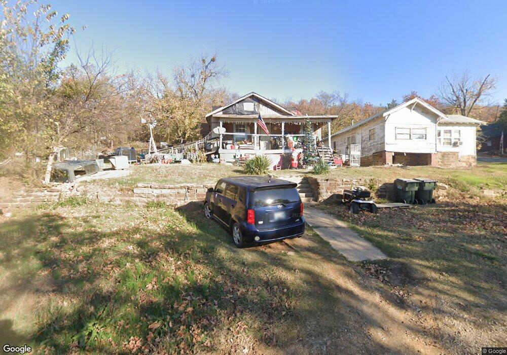 604 W Bluff St, Henryetta, OK 74437 - photo 1