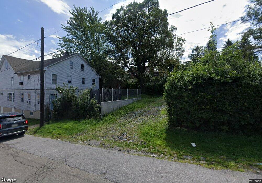 924 N Vine St, Hazleton, PA 18201 - photo 1