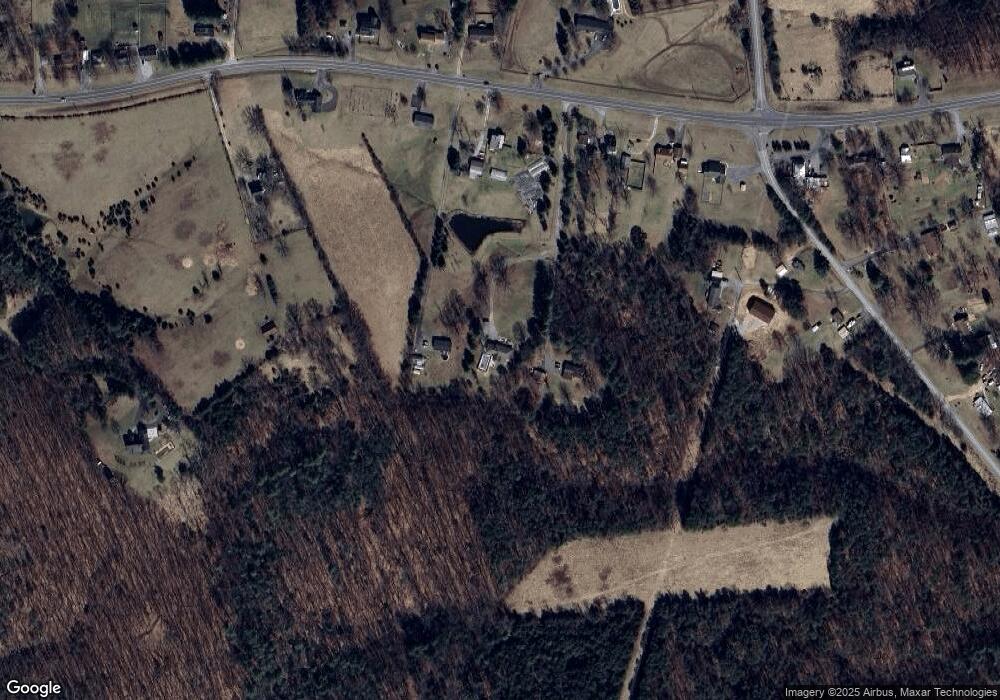 215 Hermitage Rd, Staunton, VA 24401 - photo 1