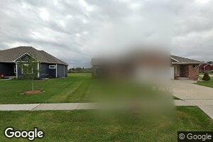 822 NE 4th St, Earlham, IA 50072