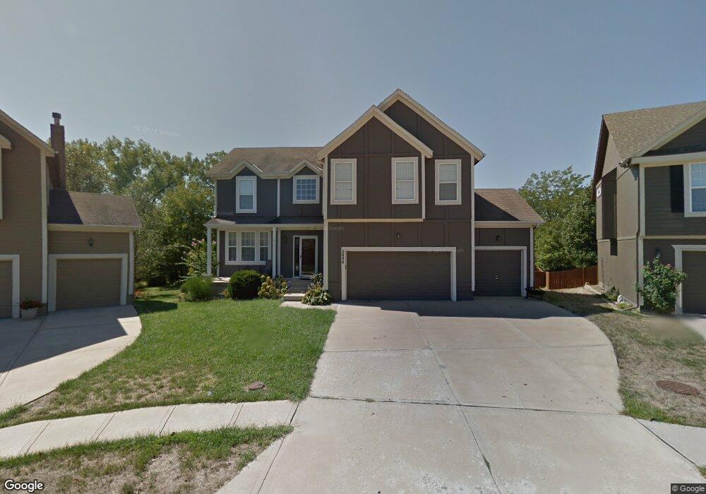 5056 Brownridge Dr, Shawnee, KS 66218 - photo 1