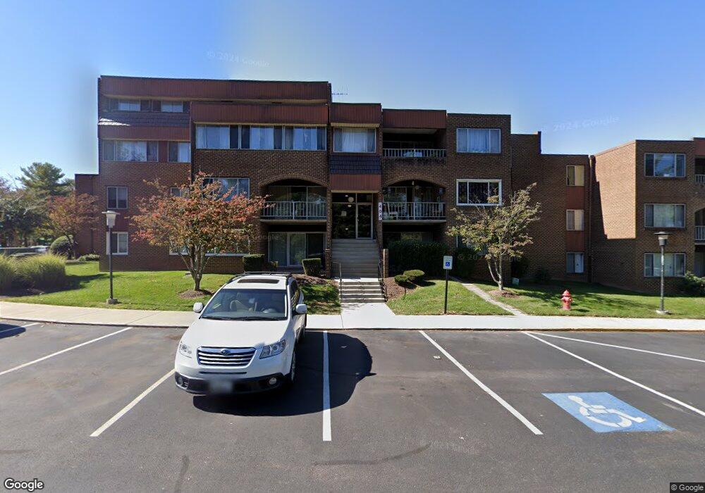 404 Girard St unit 201, Gaithersburg, MD 20877 - photo 1