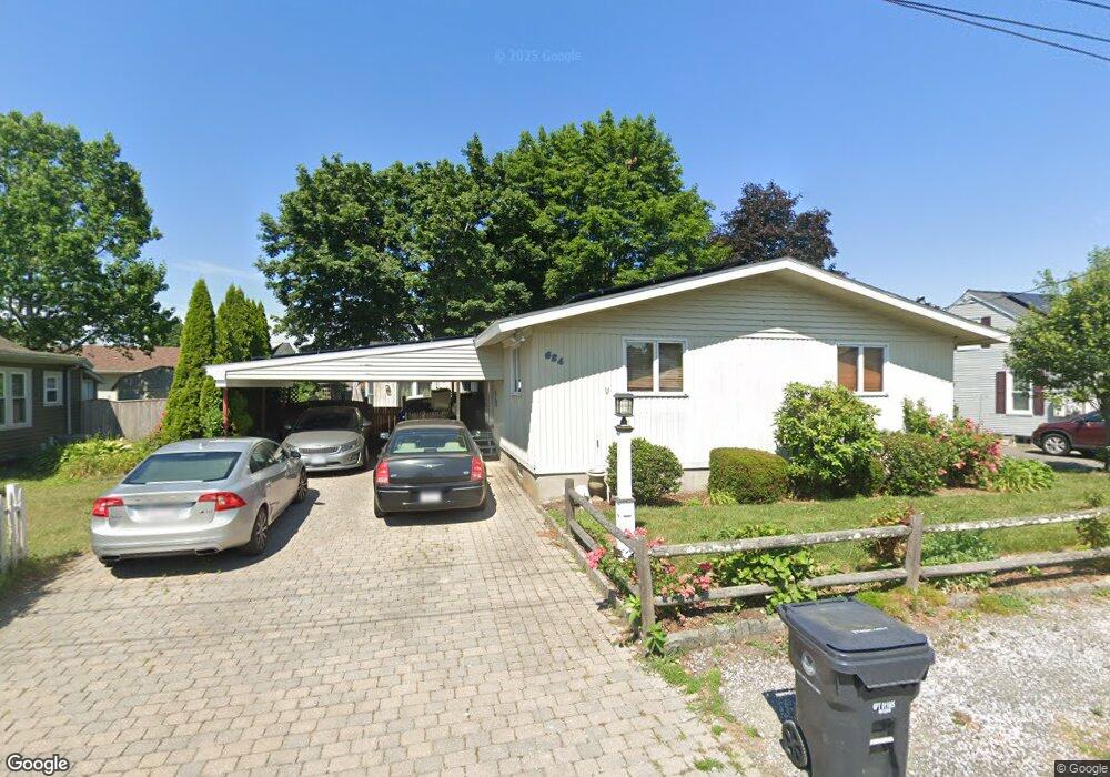 624 Daggett Ave, Pawtucket, RI 02861 - photo 1