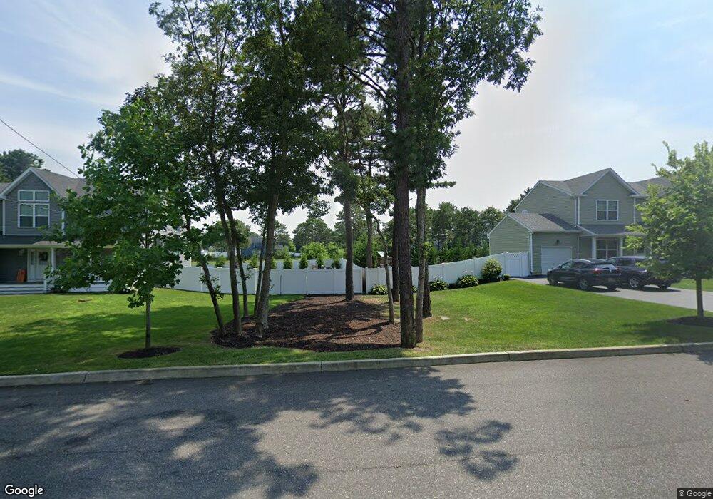 84 Country Rd, Medford, NY 11763 - photo 1