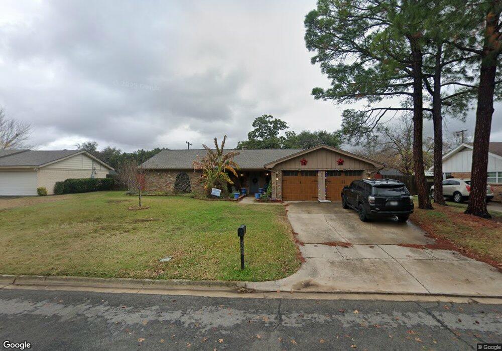 421 W Pleasantview Dr, Hurst, TX 76054 - photo 1